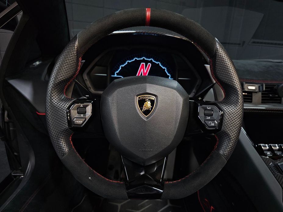 Lamborghini Aventador 2017
