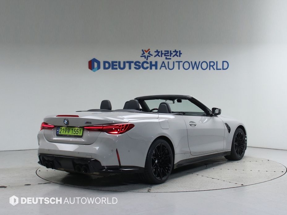 BMW M4 2025