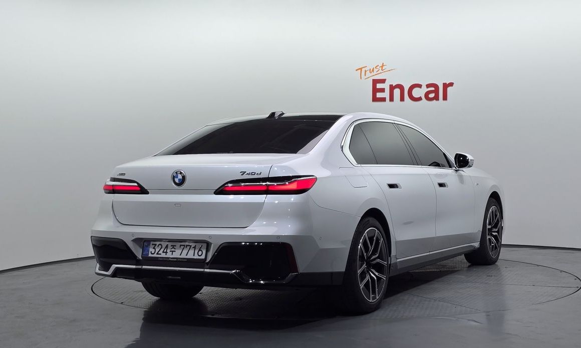 BMW 7-Series 2025