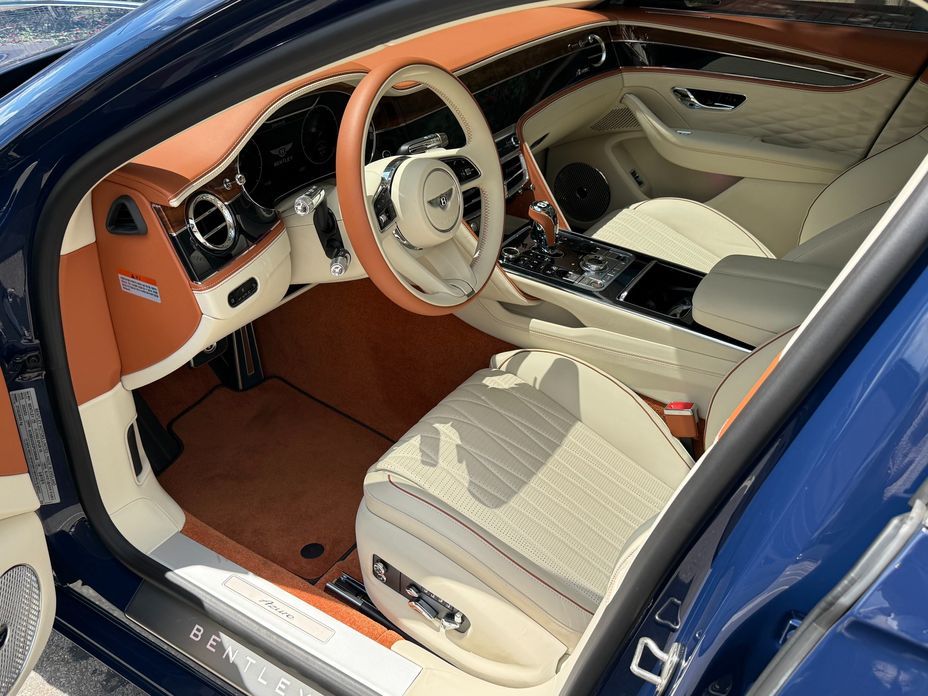 Bentley Flying Spur 2023