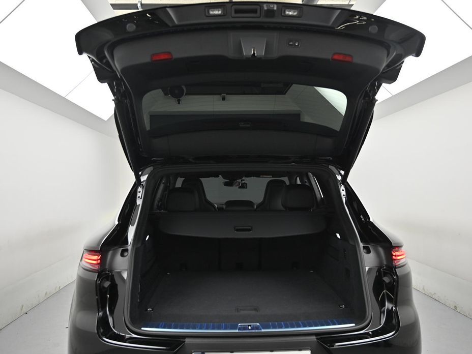 Porsche Cayenne 2025