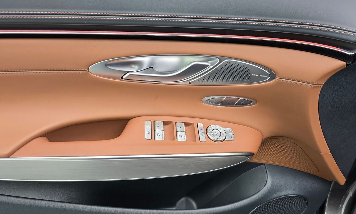 Genesis GV70 2025