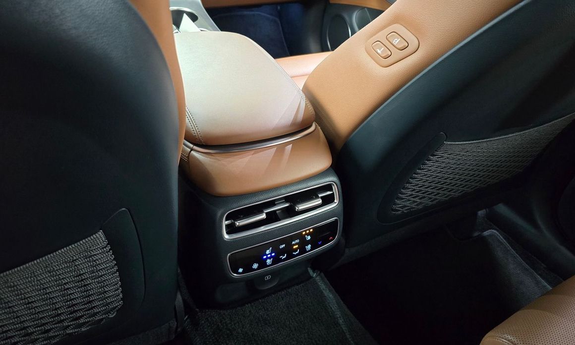 Genesis GV70 2025