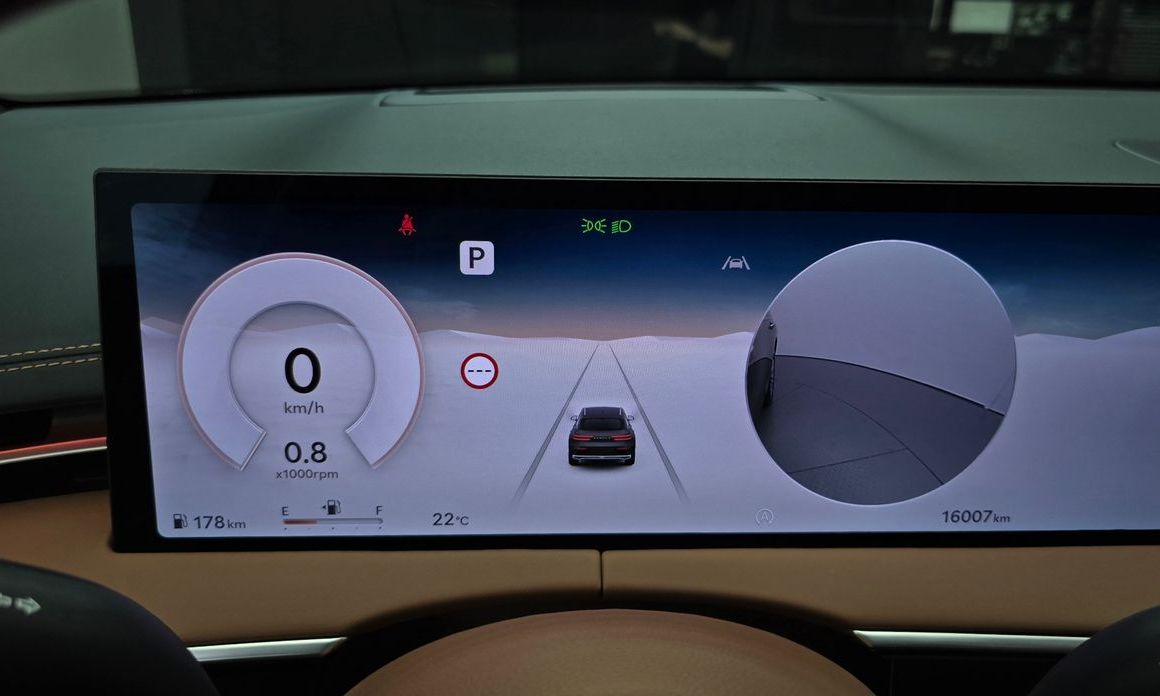 Genesis GV70 2025