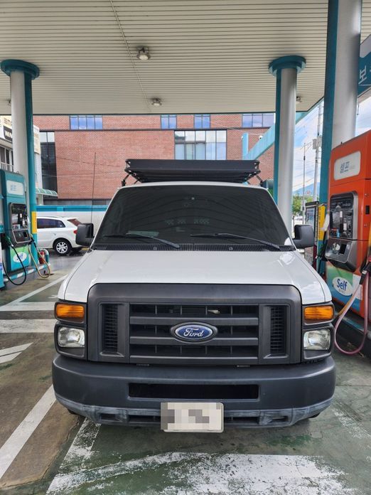 Ford E-Series 2011