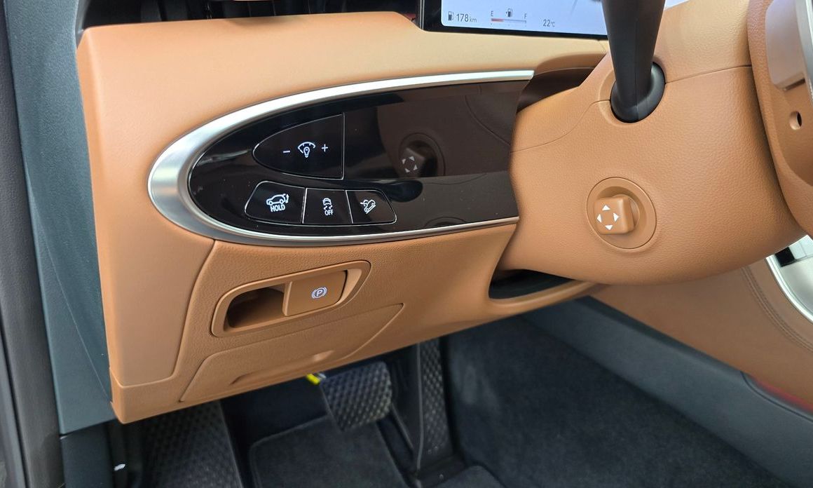 Genesis GV70 2025