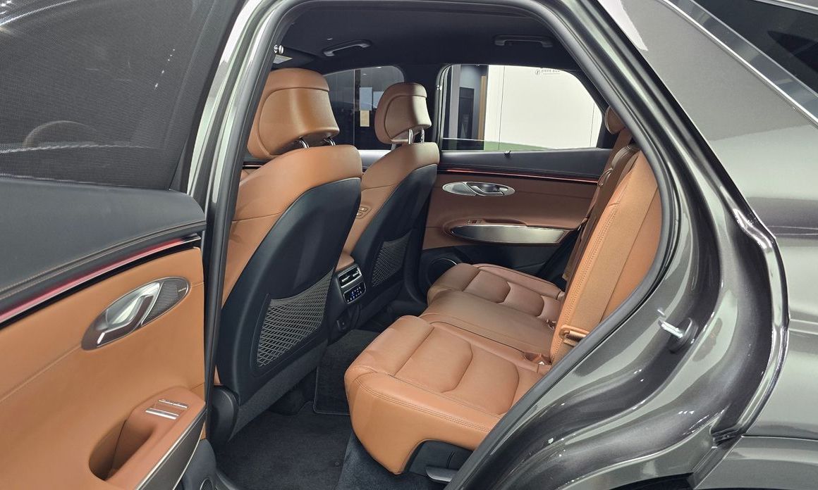 Genesis GV70 2025