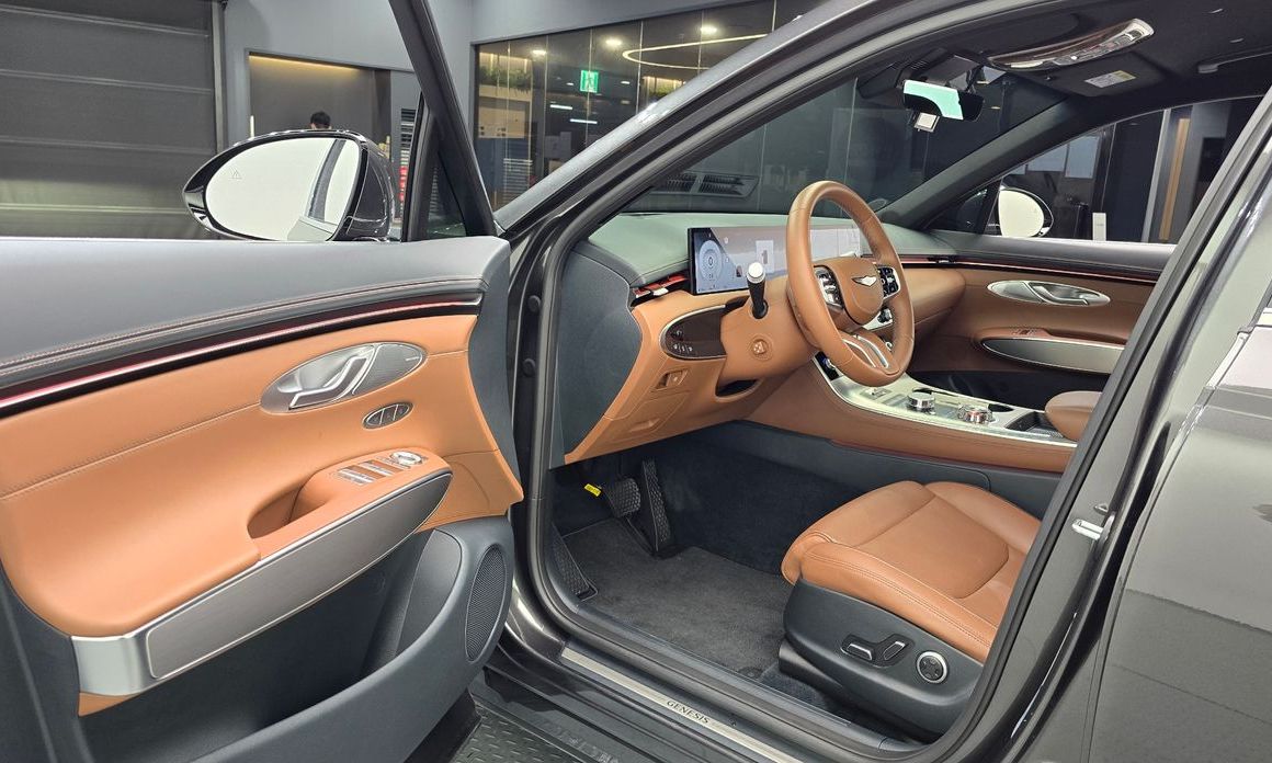 Genesis GV70 2025