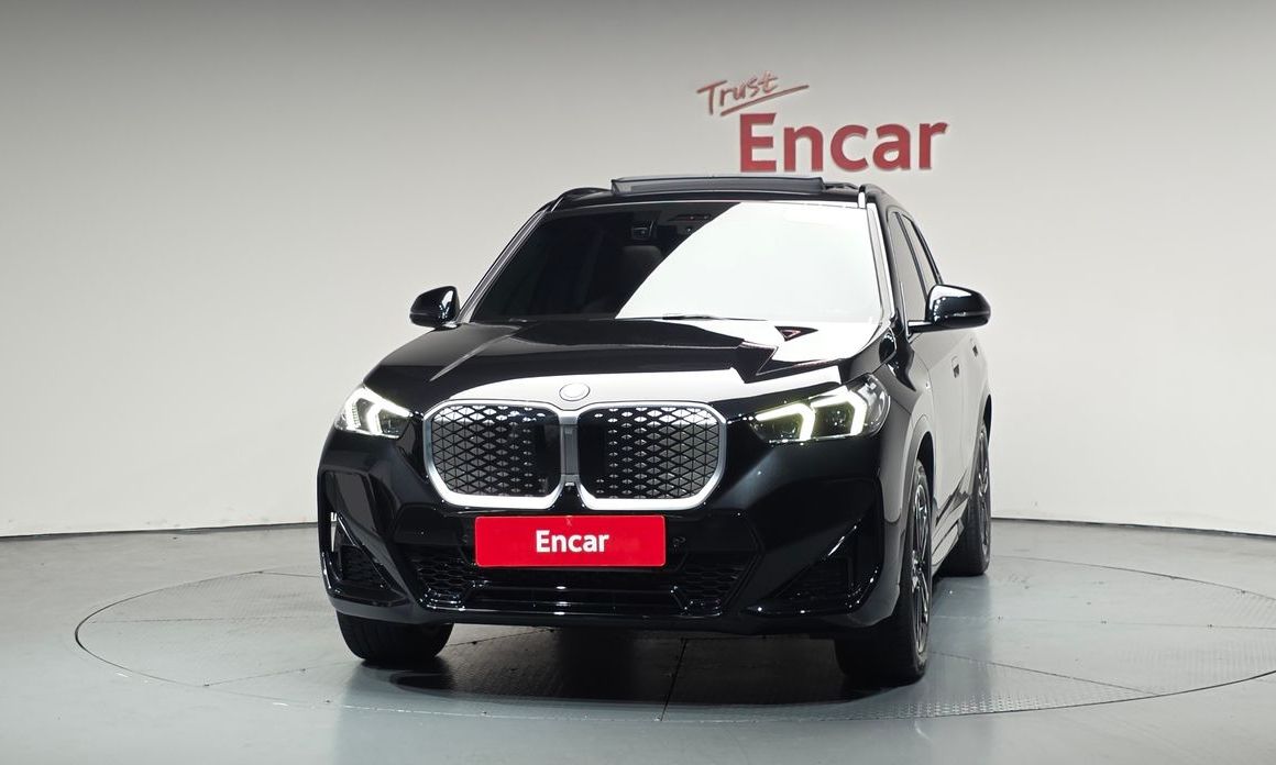BMW iX1 2024