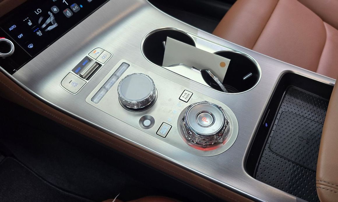 Genesis GV70 2025