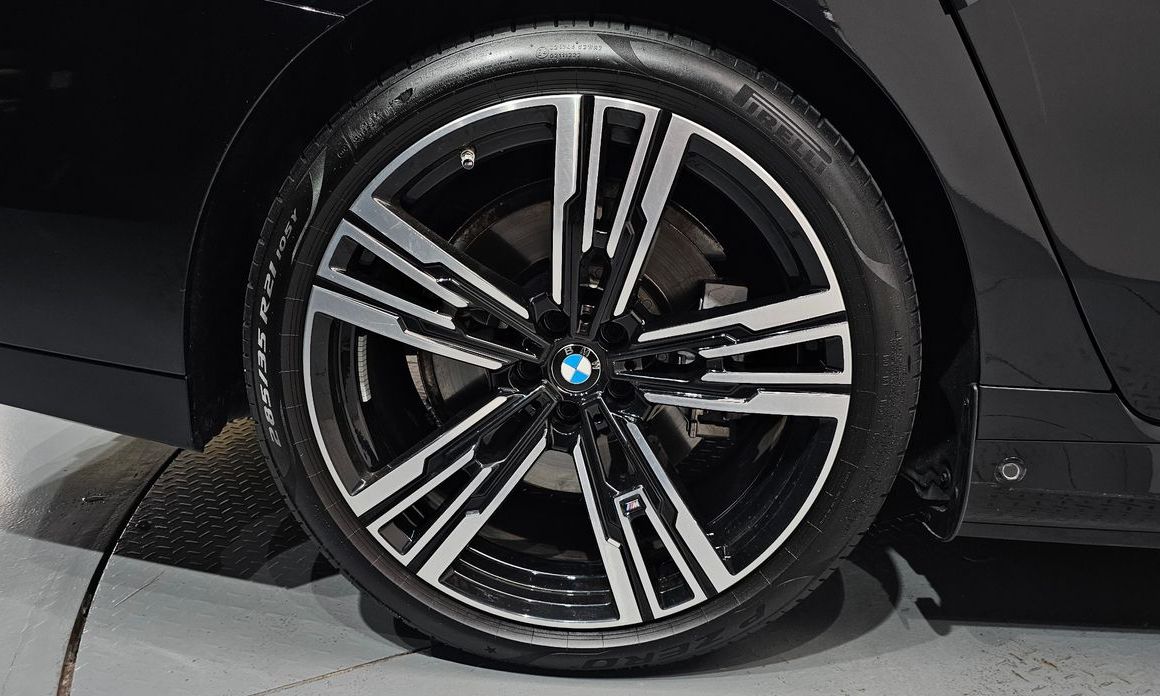 BMW 7-Series 2024