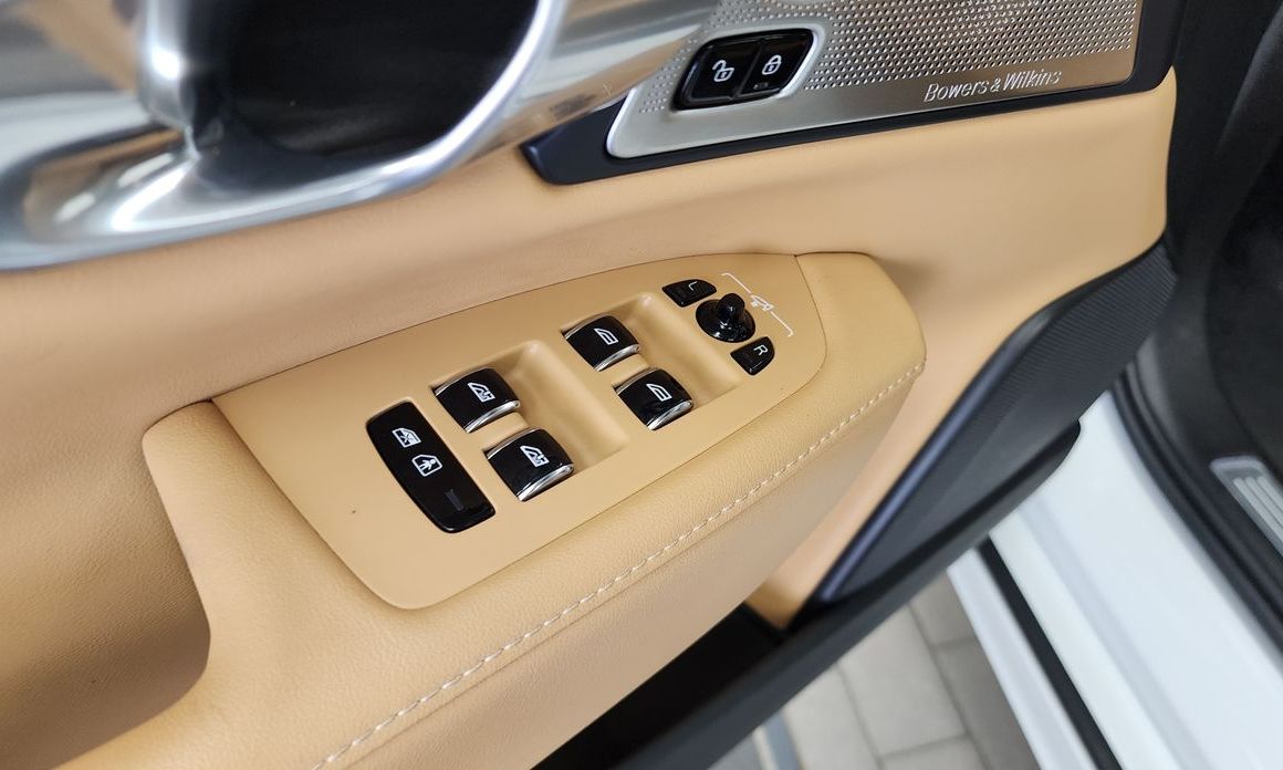 Volvo S90 2023