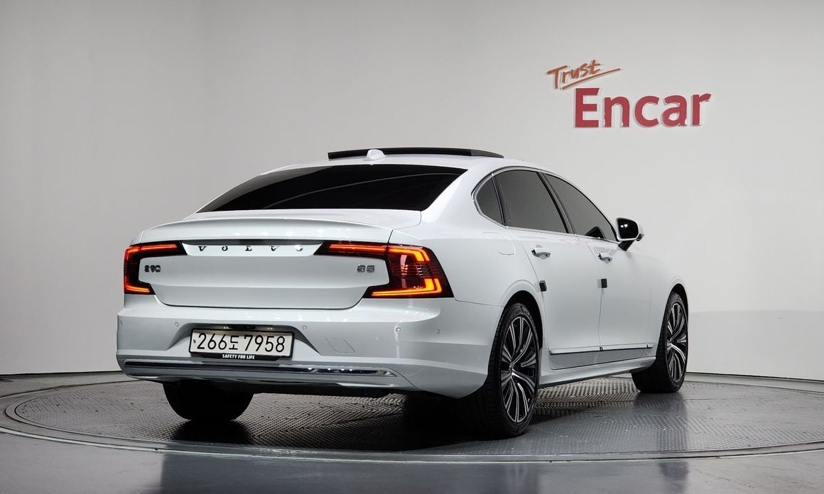 Volvo S90 2023