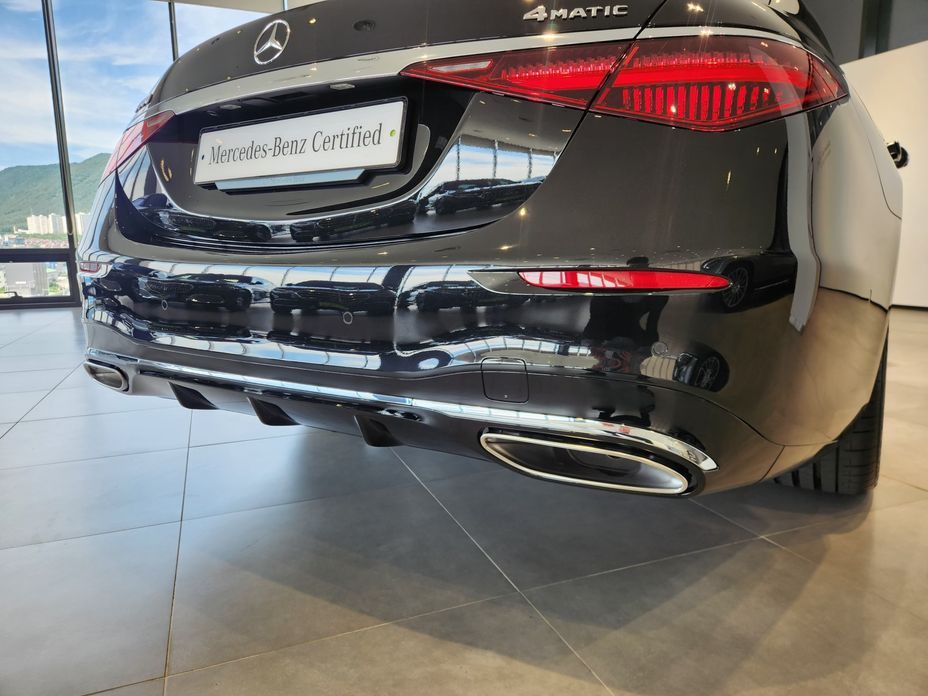 Mercedes-Benz S-Class 2026