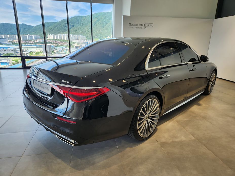 Mercedes-Benz S-Class 2026