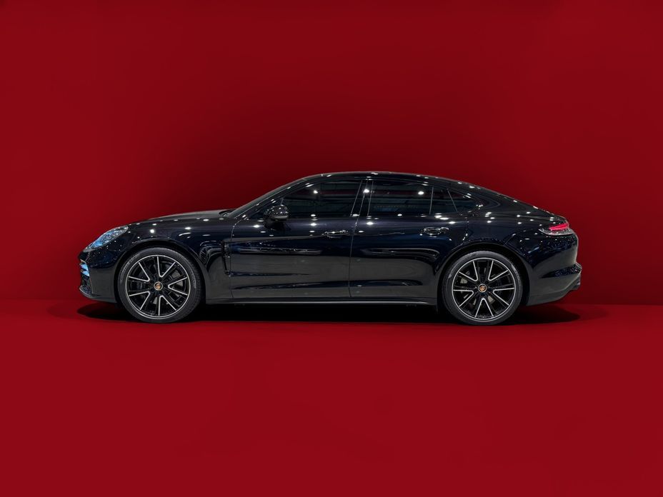 Porsche Panamera 2021