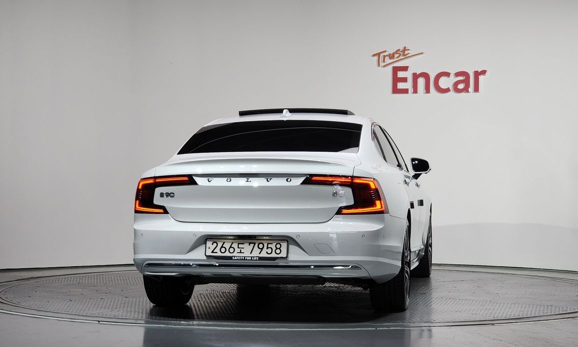 Volvo S90 2023