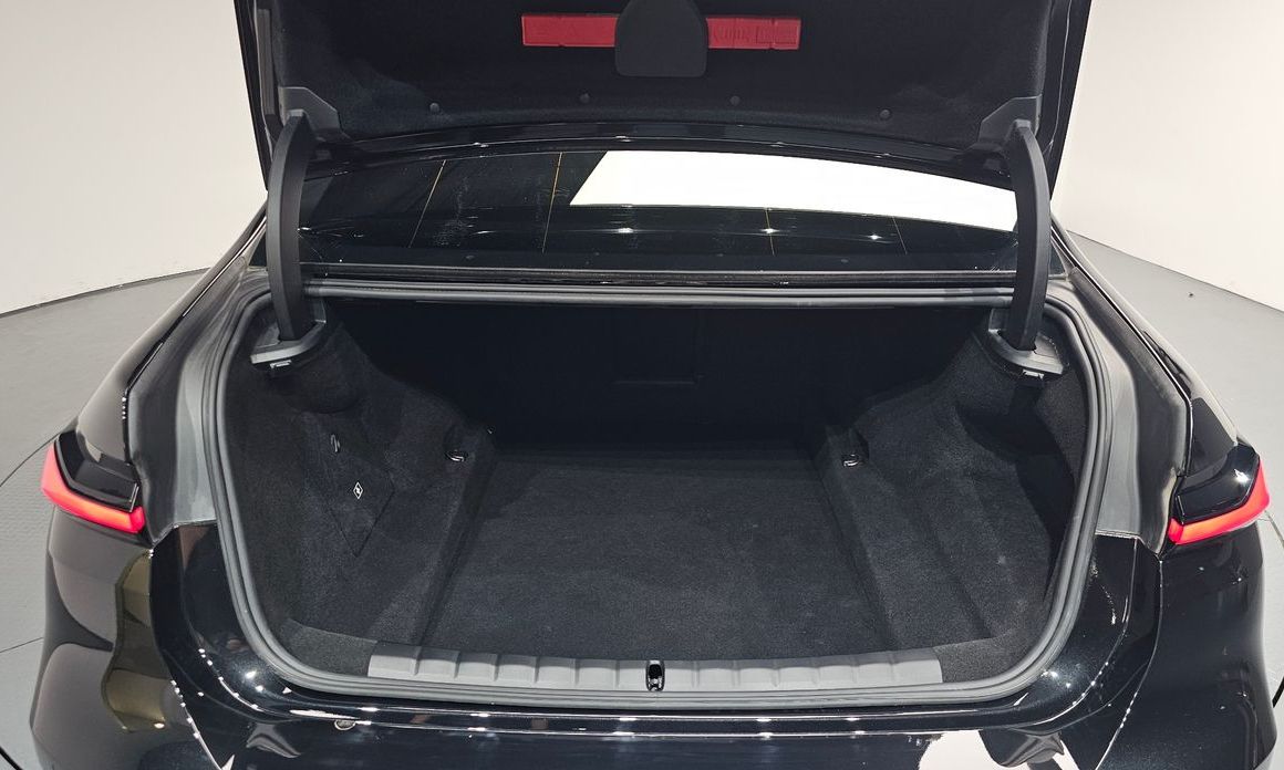 BMW 7-Series 2024