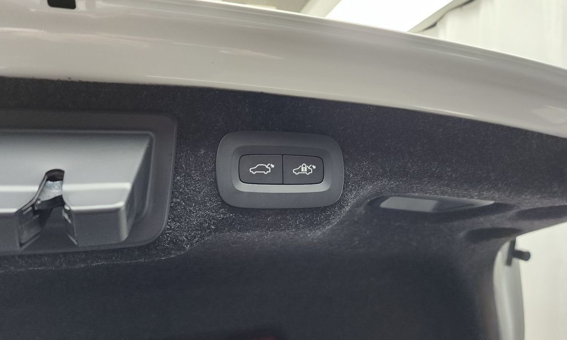 Volvo S90 2023