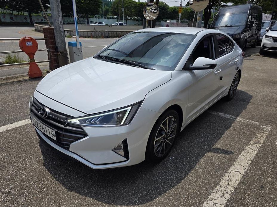 Hyundai AVANTE 2019