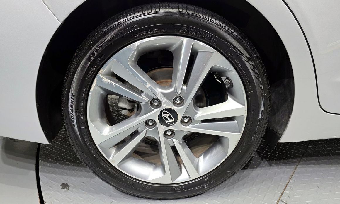 Hyundai AVANTE 2017