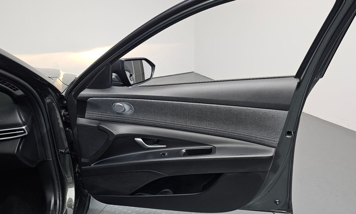 Hyundai AVANTE 2021
