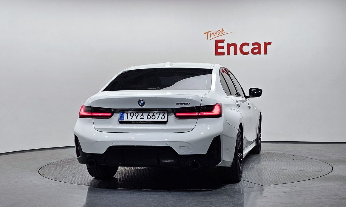 BMW 3-Series 2024