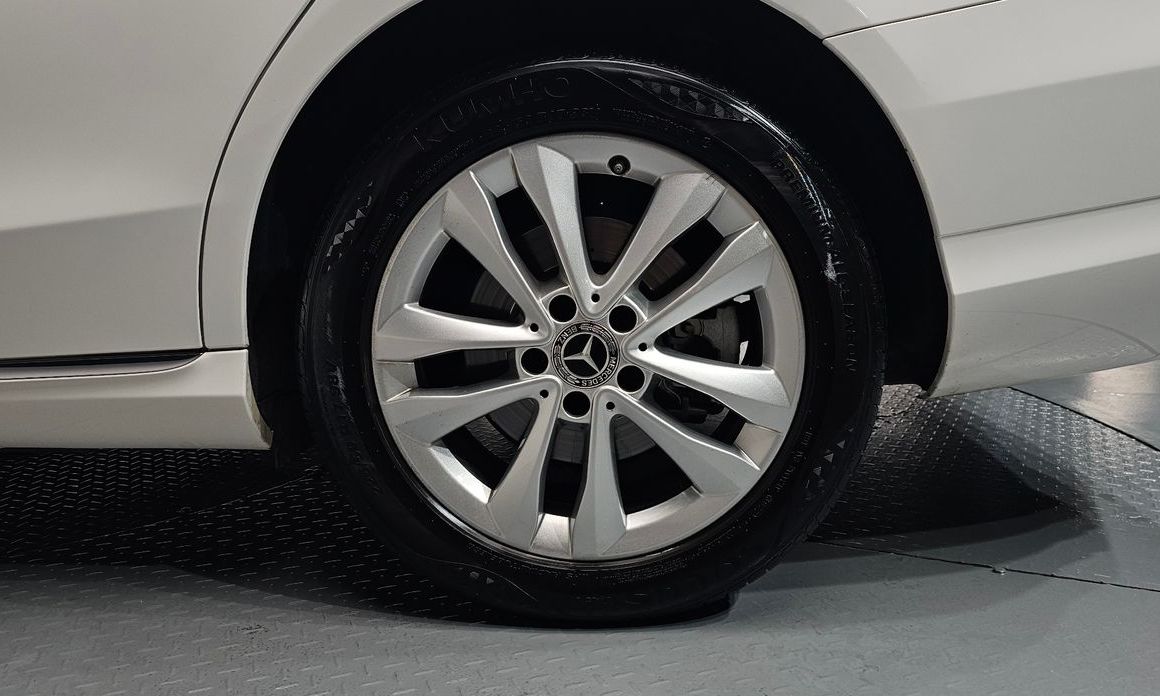 Mercedes-Benz C-Class 2019