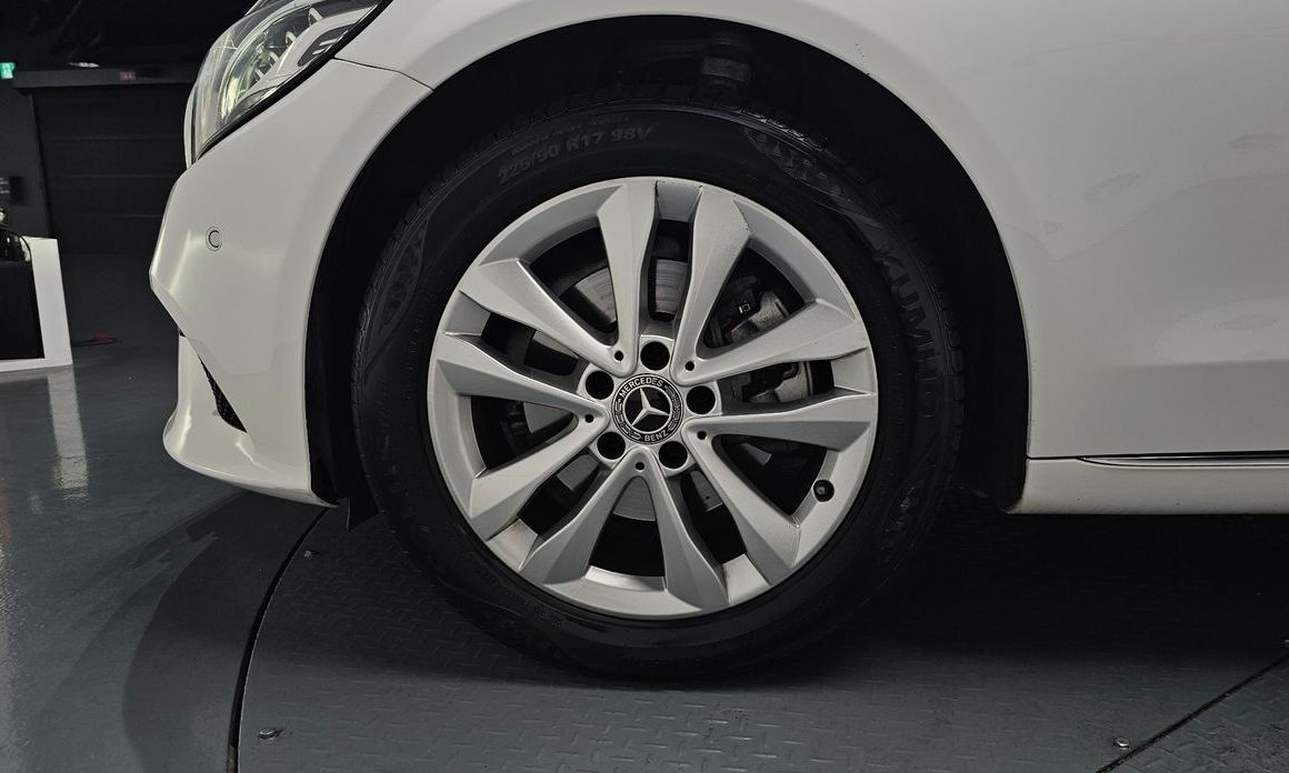 Mercedes-Benz C-Class 2019