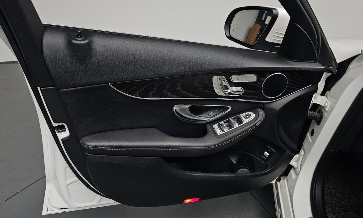 Mercedes-Benz C-Class 2019