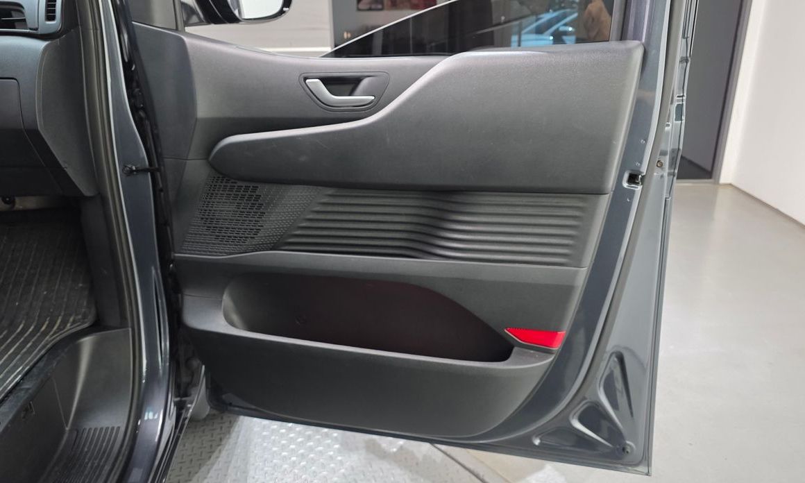 Hyundai Staria 2023