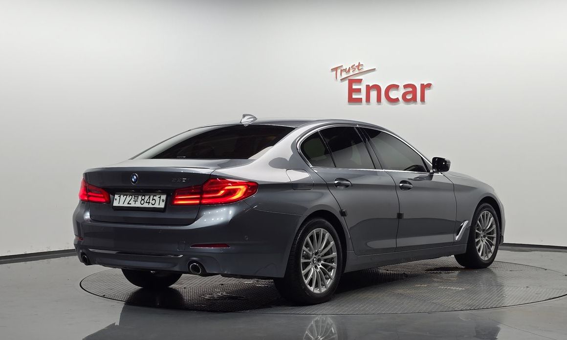 BMW 5-Series 2020