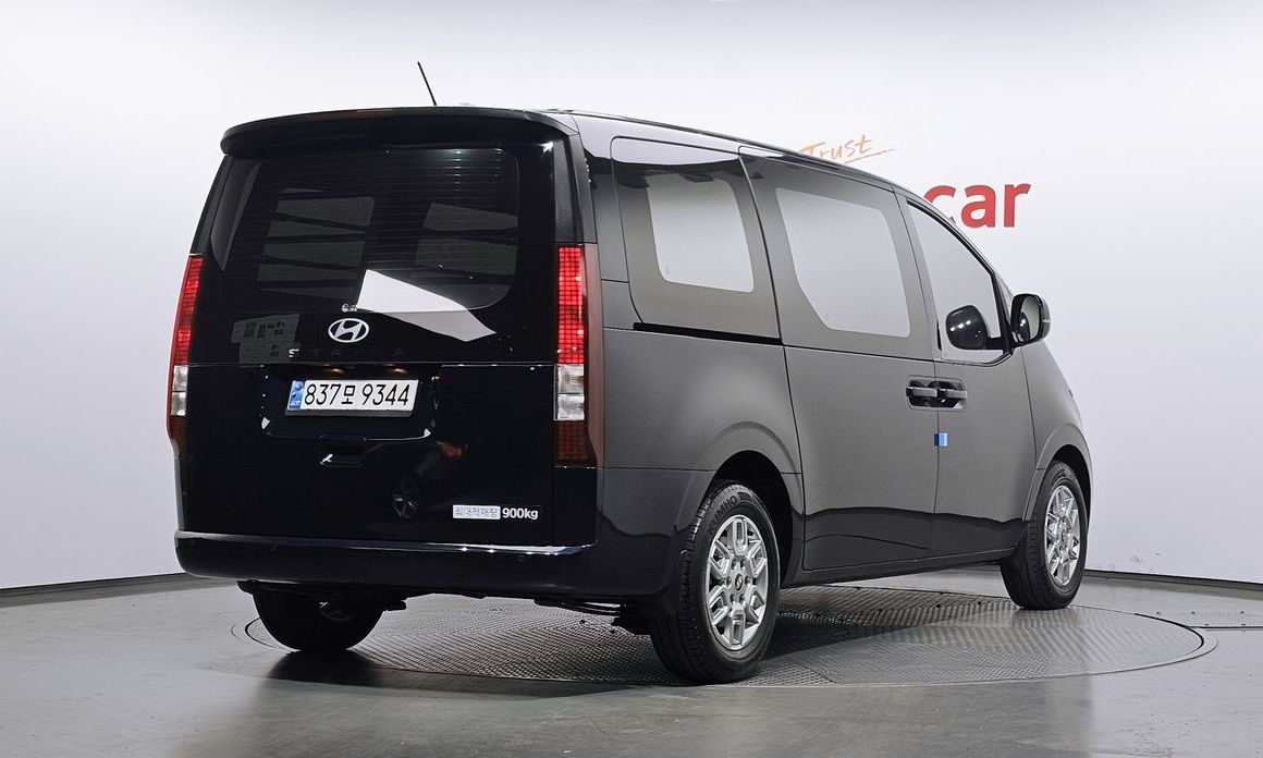 Hyundai Staria 2025