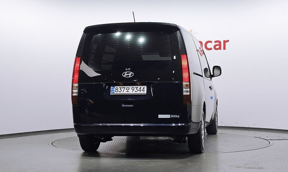 Hyundai Staria 2025