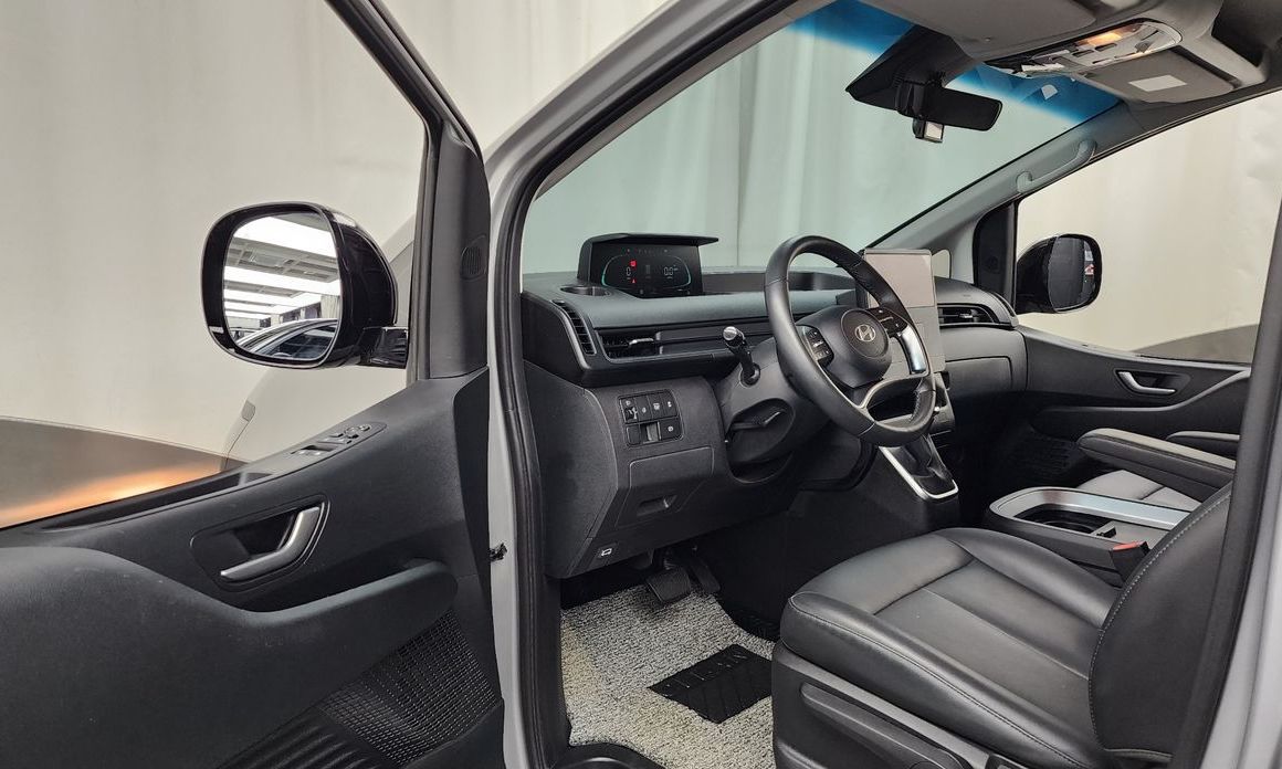 Hyundai Staria 2025