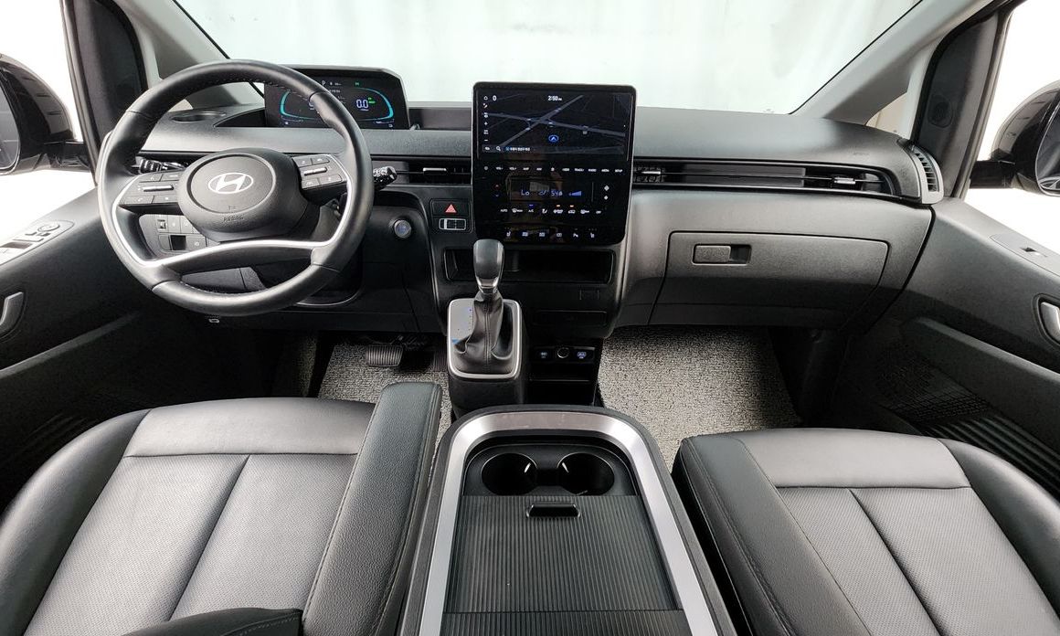 Hyundai Staria 2025