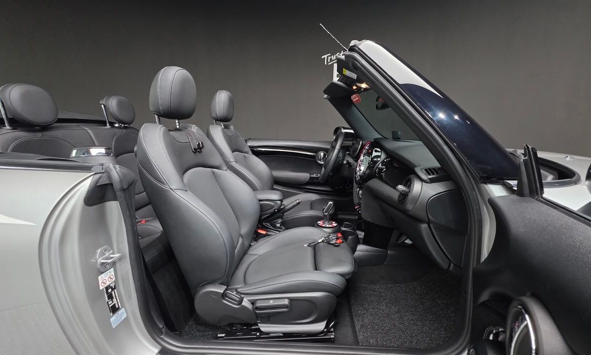 Mini Cooper Convertible 2024