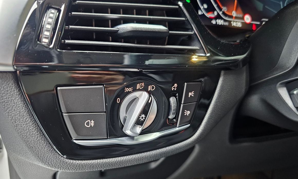 BMW 5-Series 2023