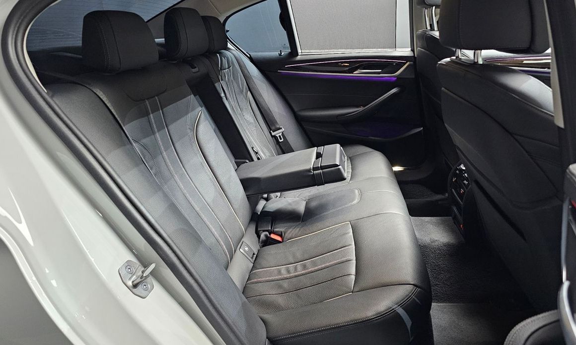BMW 5-Series 2023
