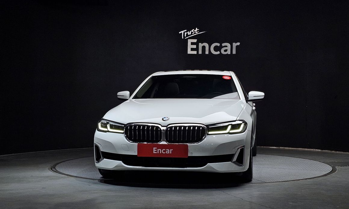 BMW 5-Series 2023