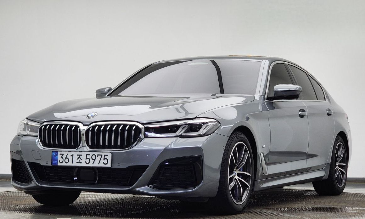 BMW 5-Series 2023