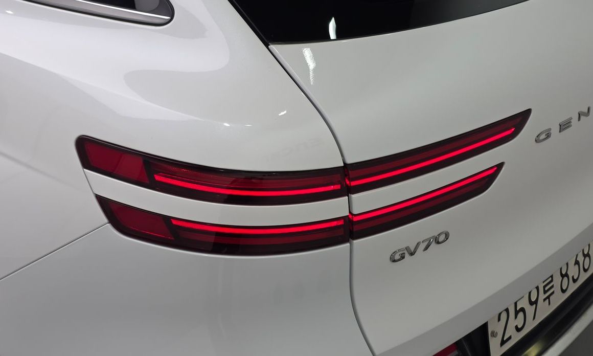 Genesis GV70 2023