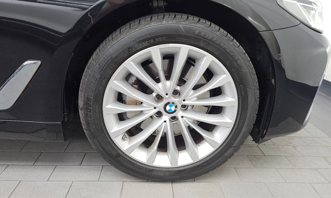 BMW 5-Series 2022
