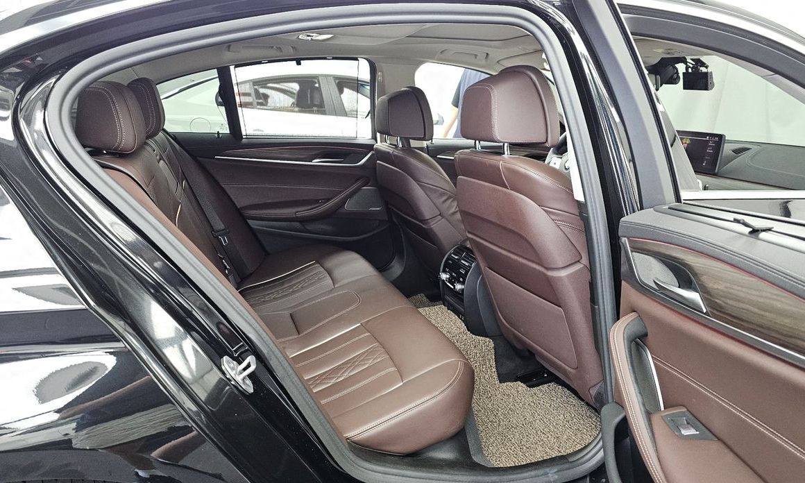 BMW 5-Series 2022