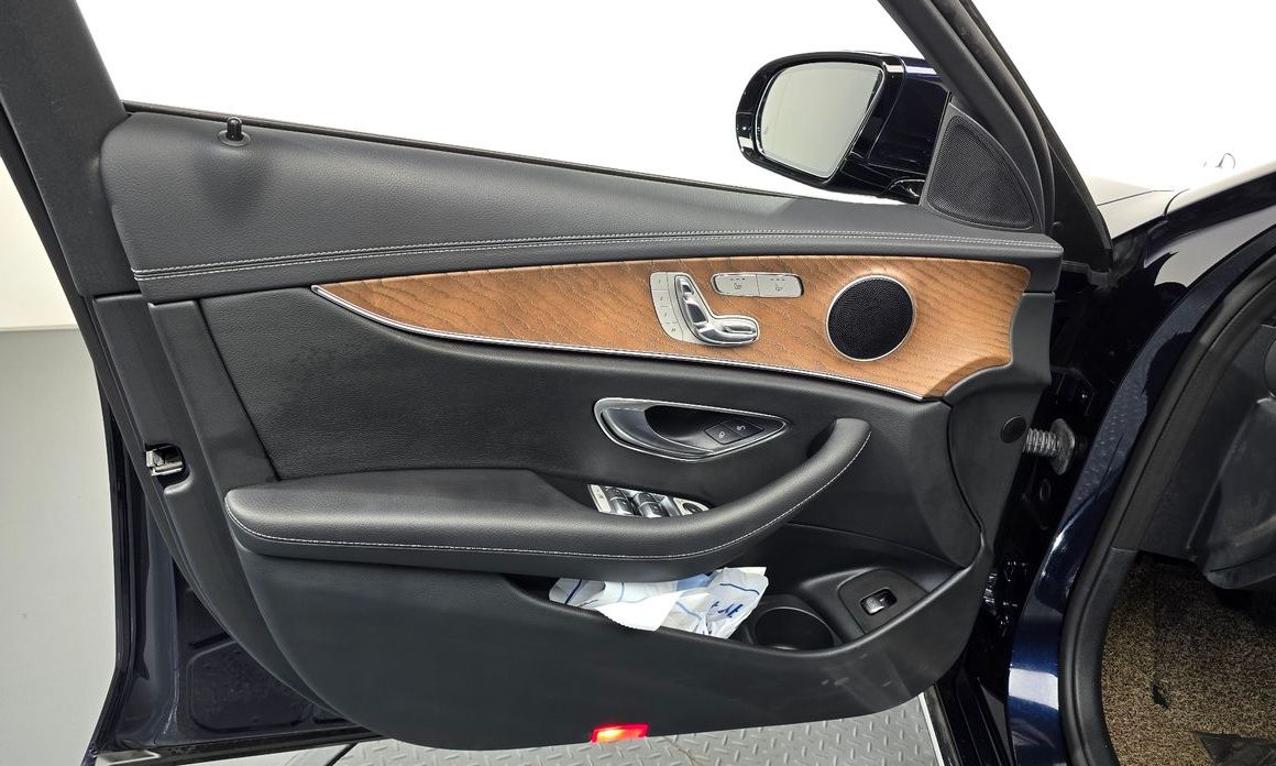 Mercedes-Benz E-Class 2022
