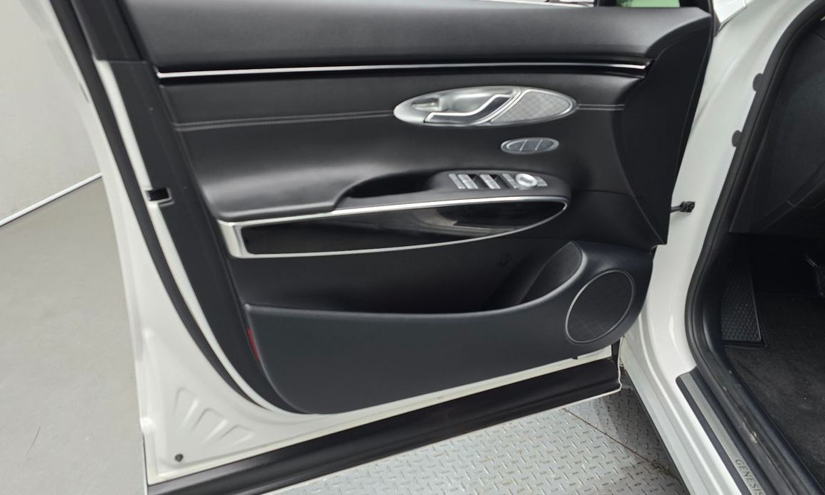 Genesis GV70 2023