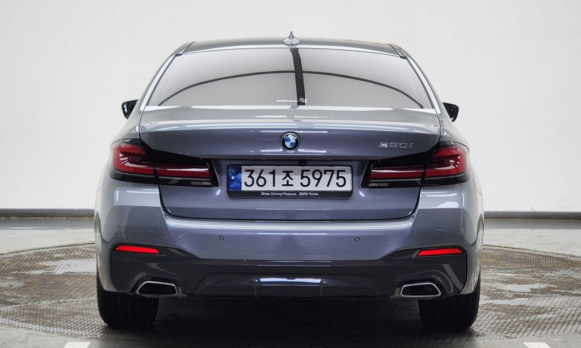 BMW 5-Series 2023