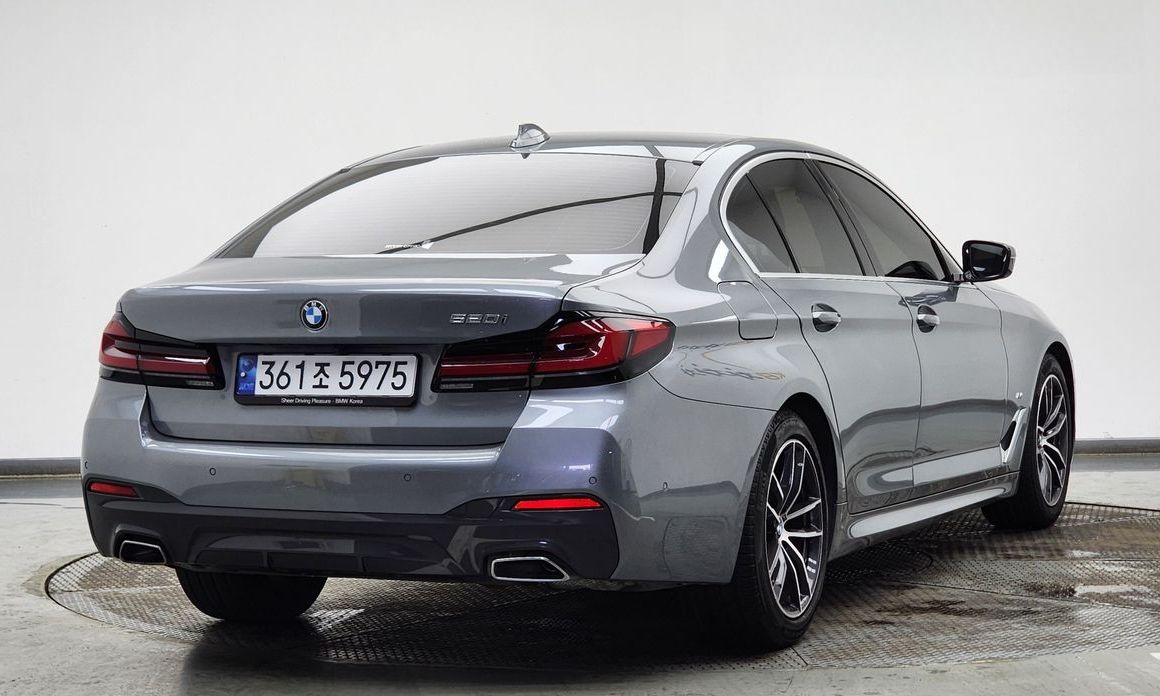 BMW 5-Series 2023