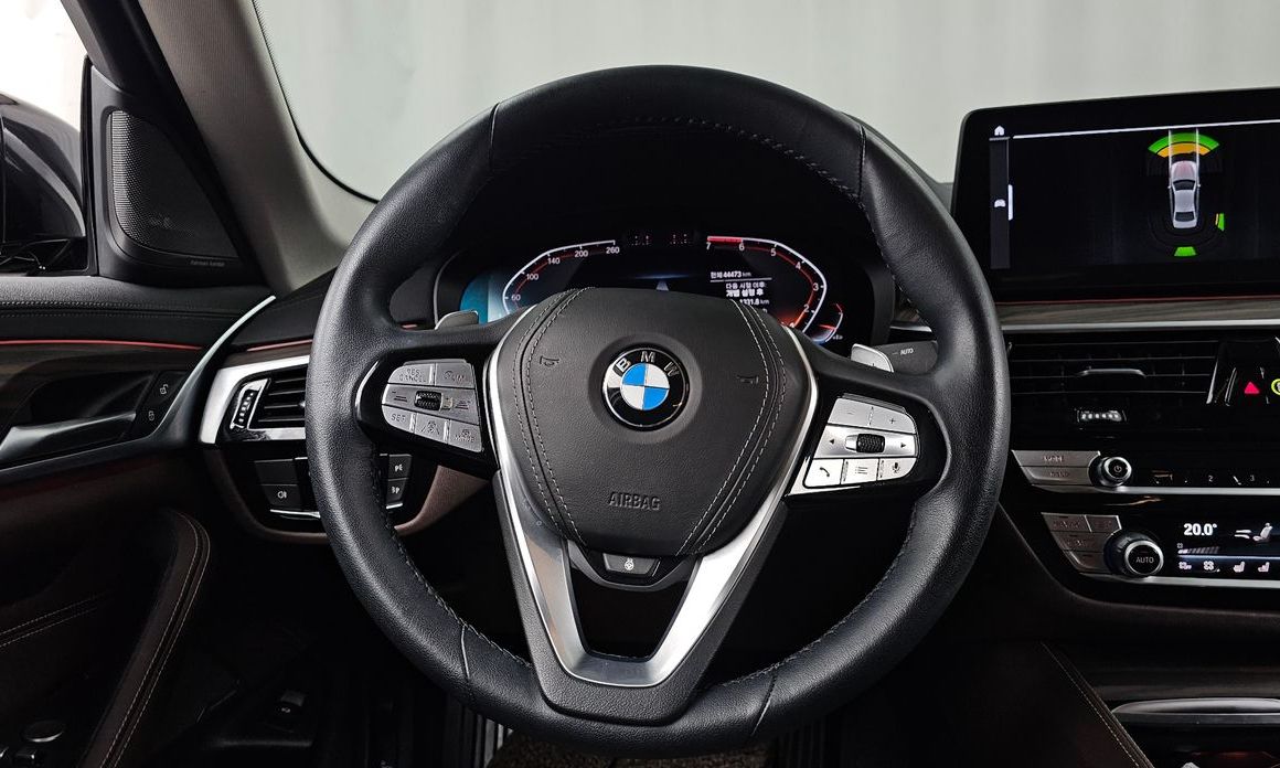 BMW 5-Series 2022