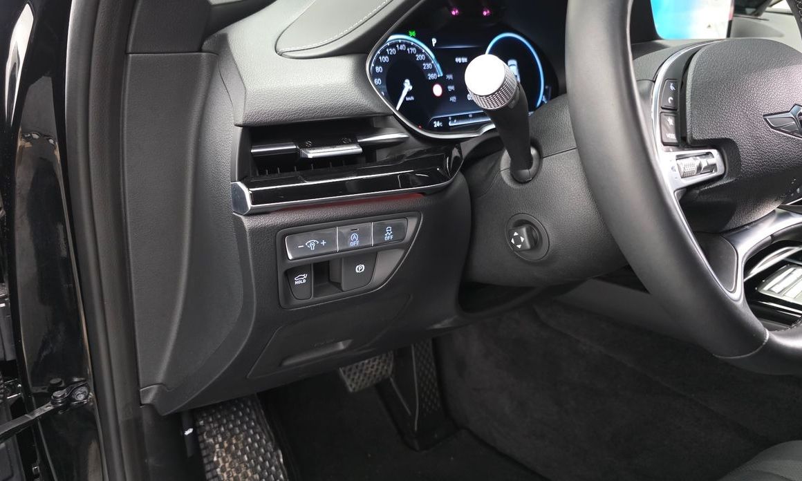 Genesis G80 2023